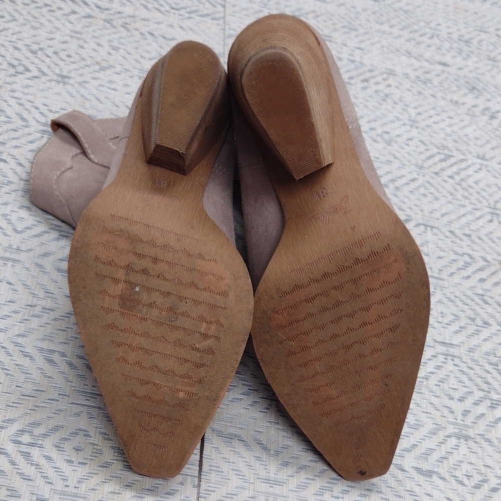 Zodiac Women's Suede Ankle Boots - Cream - Picture 11 of 12